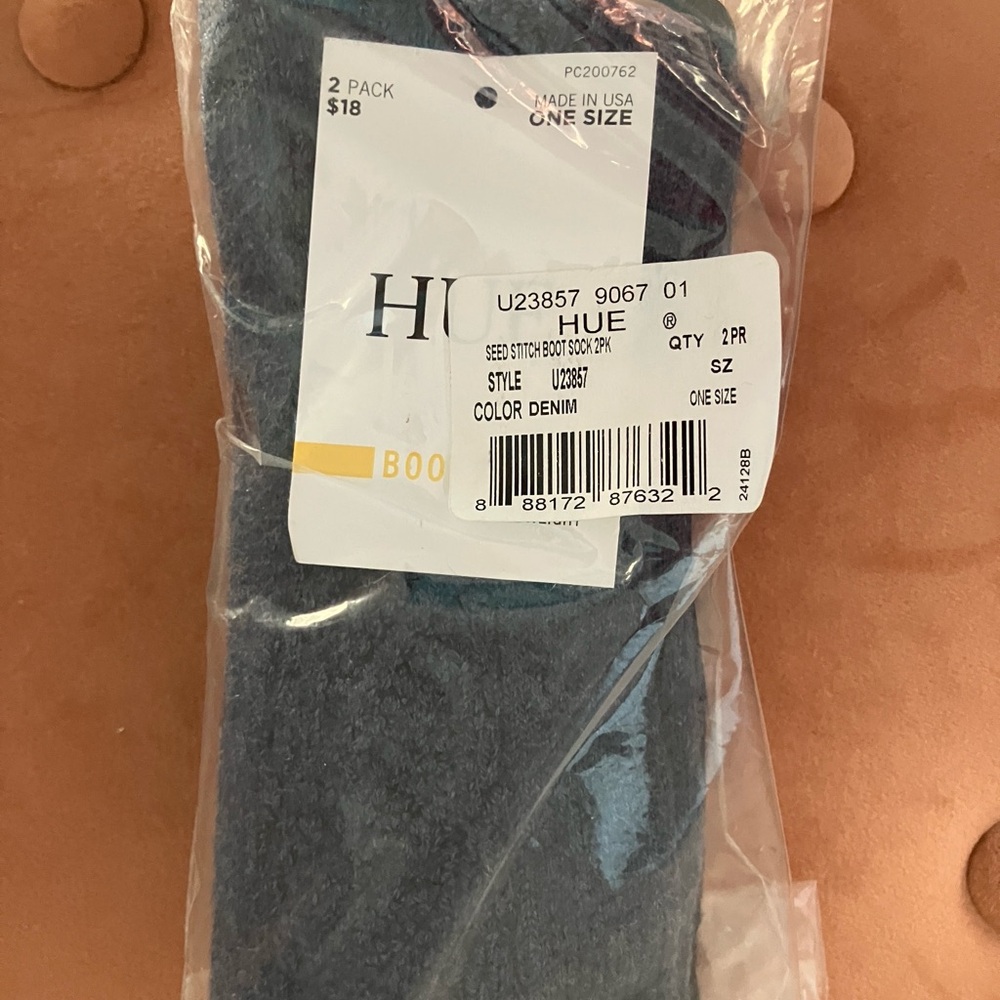 NWT 2 pairs HUE boot socks